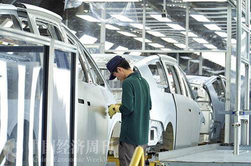 理想汽車“超級(jí)大腦” 驅(qū)動(dòng)智能工廠革命，引領(lǐng)小車銷售新未來